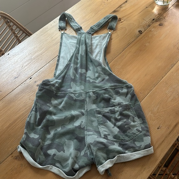 Vintage Havana camo overall shorts - Picture 3 of 3